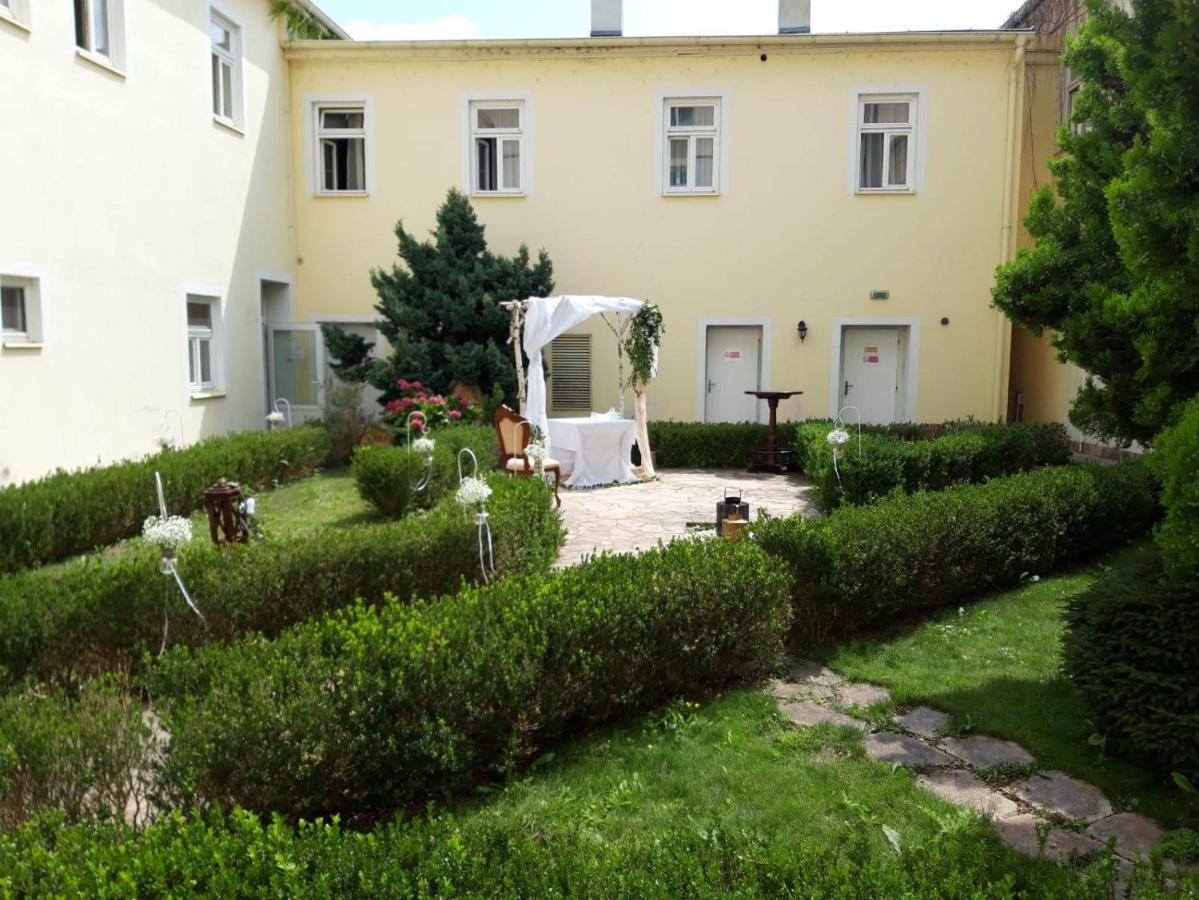 Hotel Memorial Terezin  Luaran gambar